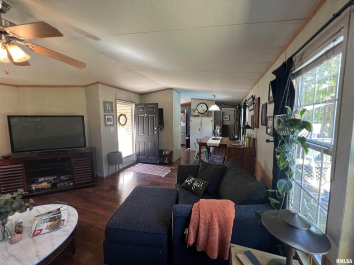 9549 Johns Lane, Marion, Illinois 62959, 3 Bedrooms Bedrooms, 0 ,0,Manufactured In Park,For Sale,Johns,0,RMAEB459654