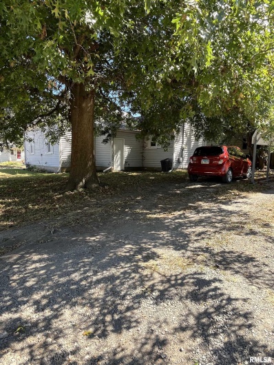 421 21ST Street, Herrin, Illinois 62948, 2 Bedrooms Bedrooms, 0 ,1 BathroomBathrooms,Residential,For Sale,21ST,0,RMAQC4267192