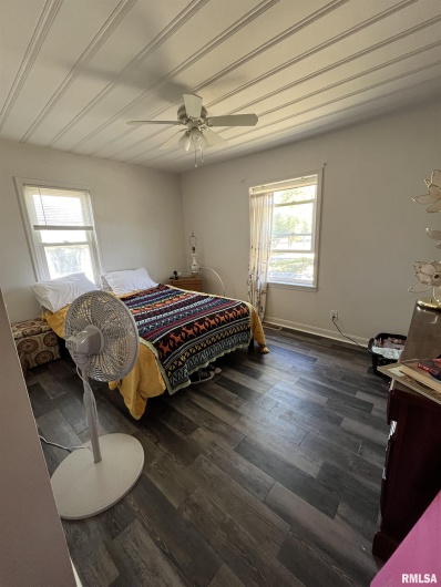 421 21ST Street, Herrin, Illinois 62948, 2 Bedrooms Bedrooms, 0 ,1 BathroomBathrooms,Residential,For Sale,21ST,0,RMAQC4267192