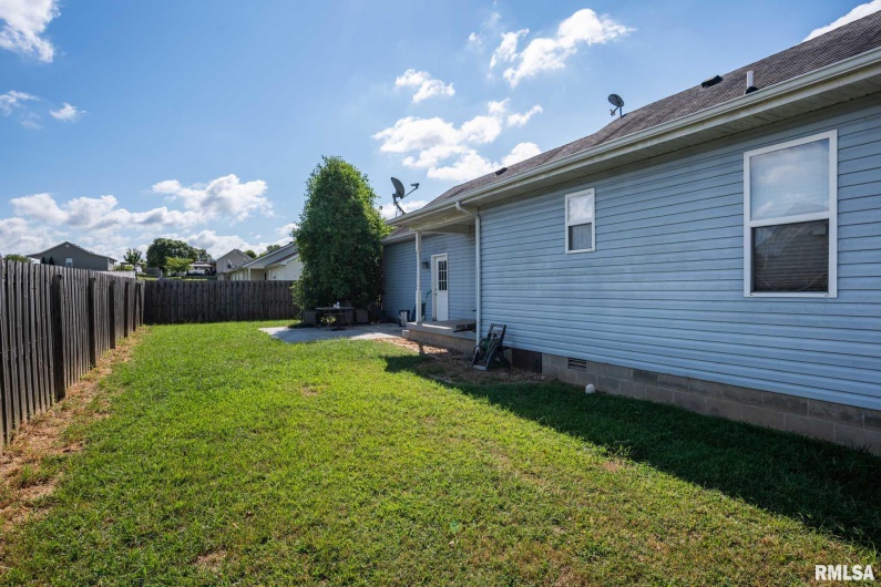 5626 Silver Fox Drive, Carterville, Illinois 62918, 3 Bedrooms Bedrooms, 0 ,2 BathroomsBathrooms,Residential,For Sale,Silver Fox,0,RMAQC4267195