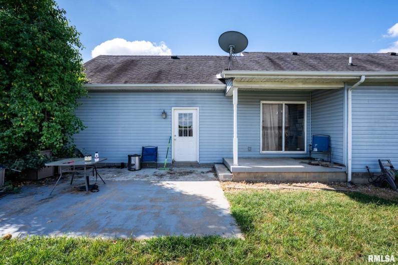 5626 Silver Fox Drive, Carterville, Illinois 62918, 3 Bedrooms Bedrooms, 0 ,2 BathroomsBathrooms,Residential,For Sale,Silver Fox,0,RMAQC4267195
