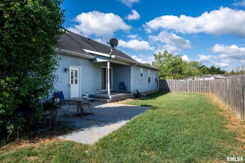 5626 Silver Fox Drive, Carterville, Illinois 62918, 3 Bedrooms Bedrooms, 0 ,2 BathroomsBathrooms,Residential,For Sale,Silver Fox,0,RMAQC4267195