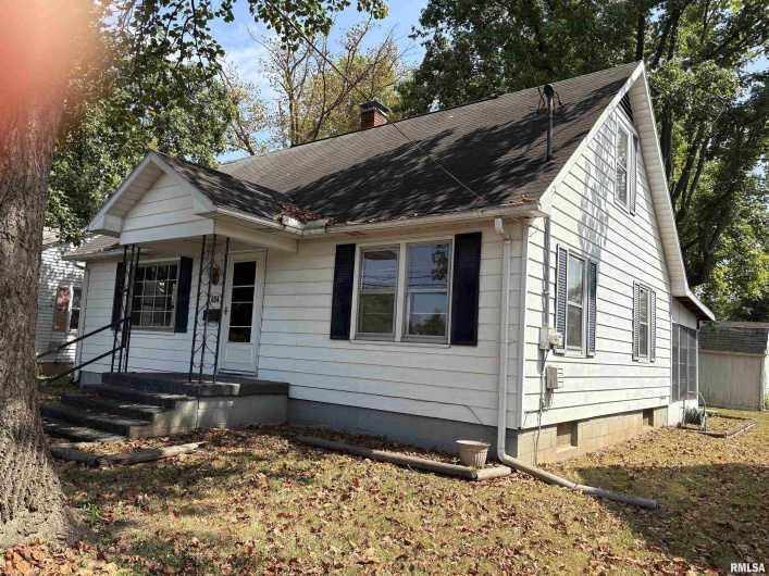 604 20TH Street, Murphysboro, Illinois 62966, 4 Bedrooms Bedrooms, 0 ,1 BathroomBathrooms,Residential,For Sale,20TH,0,RMAEB459657