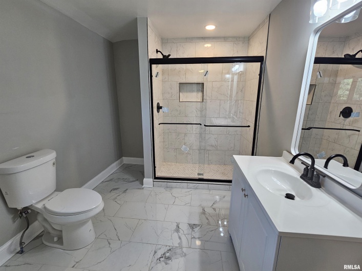 309 11TH Street, Metropolis, Illinois 62960, 3 Bedrooms Bedrooms, 0 ,3 BathroomsBathrooms,Residential,For Sale,11TH,0,RMAEB459658