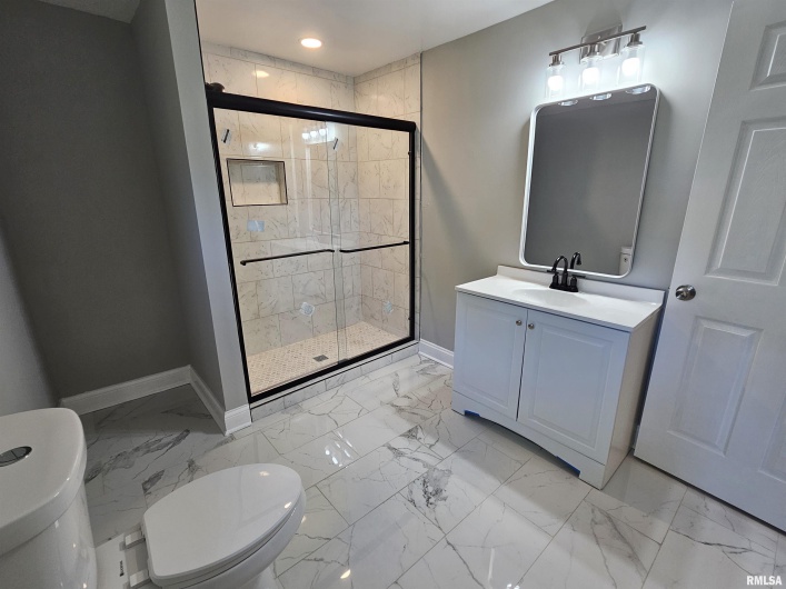 309 11TH Street, Metropolis, Illinois 62960, 3 Bedrooms Bedrooms, 0 ,3 BathroomsBathrooms,Residential,For Sale,11TH,0,RMAEB459658