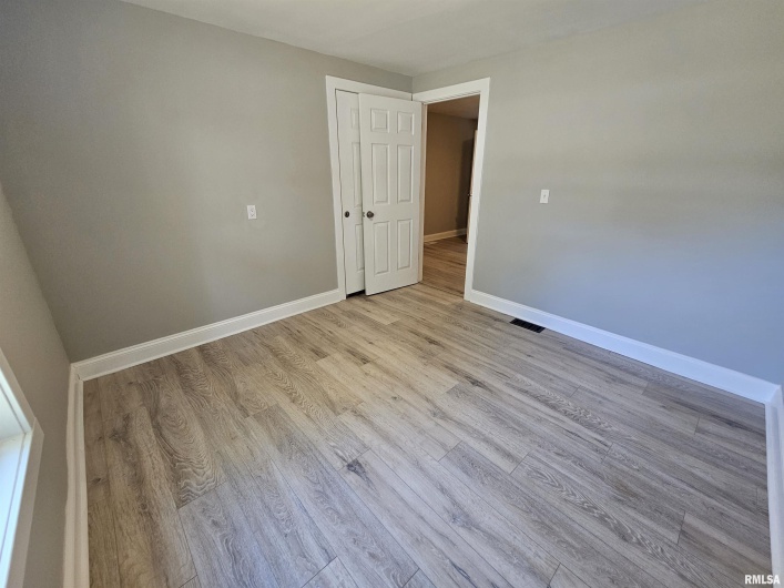 309 11TH Street, Metropolis, Illinois 62960, 3 Bedrooms Bedrooms, 0 ,3 BathroomsBathrooms,Residential,For Sale,11TH,0,RMAEB459658