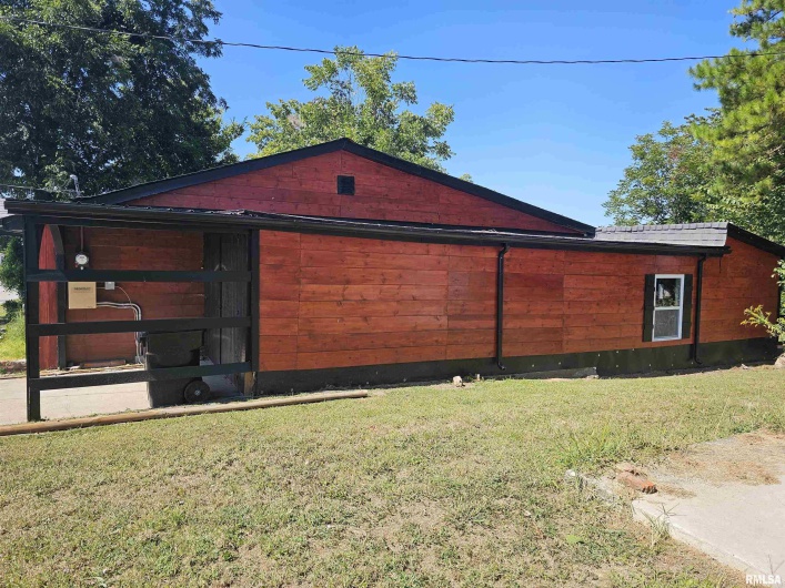 309 11TH Street, Metropolis, Illinois 62960, 3 Bedrooms Bedrooms, 0 ,3 BathroomsBathrooms,Residential,For Sale,11TH,0,RMAEB459658