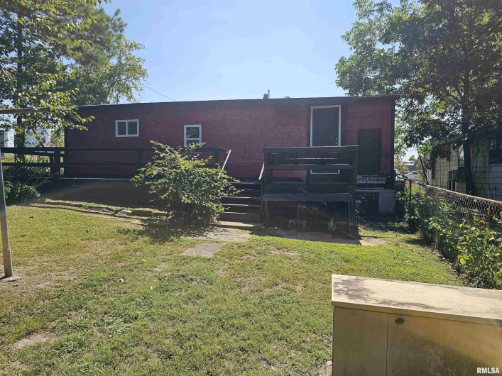 309 11TH Street, Metropolis, Illinois 62960, 3 Bedrooms Bedrooms, 0 ,3 BathroomsBathrooms,Residential,For Sale,11TH,0,RMAEB459658