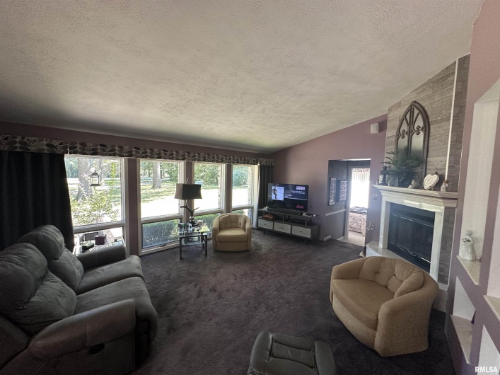 2381 LOGAN Street, Murphysboro, Illinois 62966, 4 Bedrooms Bedrooms, 0 ,3 BathroomsBathrooms,Residential,For Sale,LOGAN,0,RMAEB459660