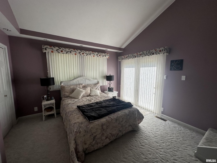 2381 LOGAN Street, Murphysboro, Illinois 62966, 4 Bedrooms Bedrooms, 0 ,3 BathroomsBathrooms,Residential,For Sale,LOGAN,0,RMAEB459660