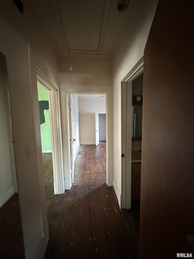 406 JEFFERSON Street, Marion, Illinois 62959, 2 Bedrooms Bedrooms, 0 ,1 BathroomBathrooms,Residential,For Sale,JEFFERSON,0,RMAEB459661