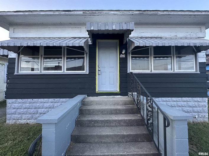 406 JEFFERSON Street, Marion, Illinois 62959, 2 Bedrooms Bedrooms, 0 ,1 BathroomBathrooms,Residential,For Sale,JEFFERSON,0,RMAEB459661