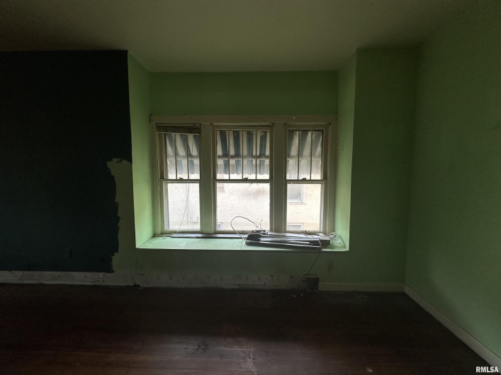 406 JEFFERSON Street, Marion, Illinois 62959, 2 Bedrooms Bedrooms, 0 ,1 BathroomBathrooms,Residential,For Sale,JEFFERSON,0,RMAEB459661