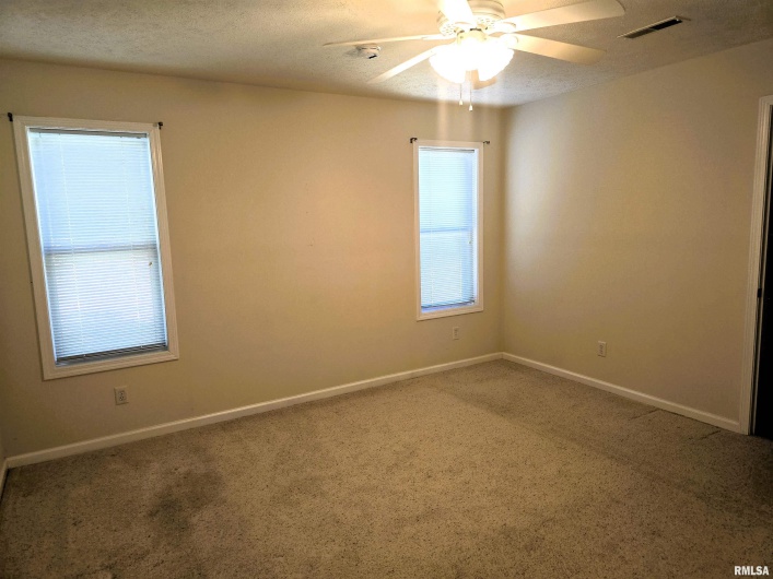 108 CHASE Lane, Marion, Illinois 62959, 3 Bedrooms Bedrooms, 0 ,2 BathroomsBathrooms,Residential,For Sale,CHASE,0,RMAQC4267225