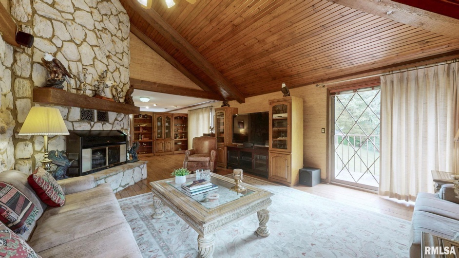 5082 POPLAR Lane, Metropolis, Illinois 62960, 5 Bedrooms Bedrooms, 0 ,4 BathroomsBathrooms,Residential,For Sale,POPLAR,0,RMAEB459669