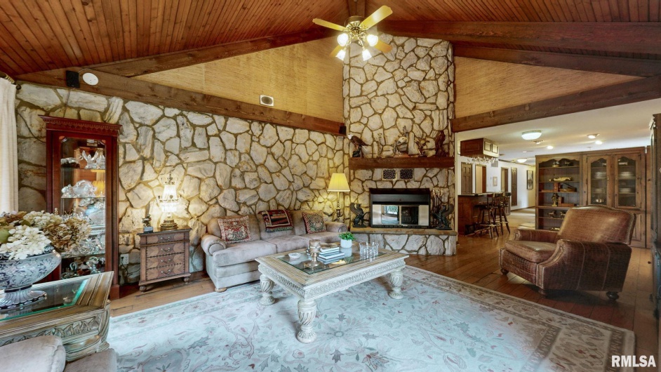 5082 POPLAR Lane, Metropolis, Illinois 62960, 5 Bedrooms Bedrooms, 0 ,4 BathroomsBathrooms,Residential,For Sale,POPLAR,0,RMAEB459669