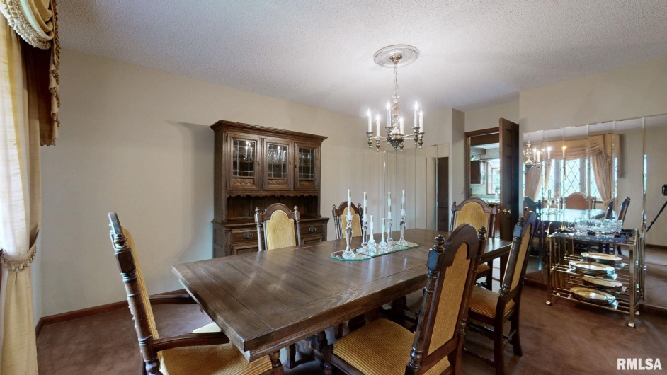 5082 POPLAR Lane, Metropolis, Illinois 62960, 5 Bedrooms Bedrooms, 0 ,4 BathroomsBathrooms,Residential,For Sale,POPLAR,0,RMAEB459669