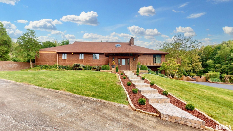 5082 POPLAR Lane, Metropolis, Illinois 62960, 5 Bedrooms Bedrooms, 0 ,4 BathroomsBathrooms,Residential,For Sale,POPLAR,0,RMAEB459669