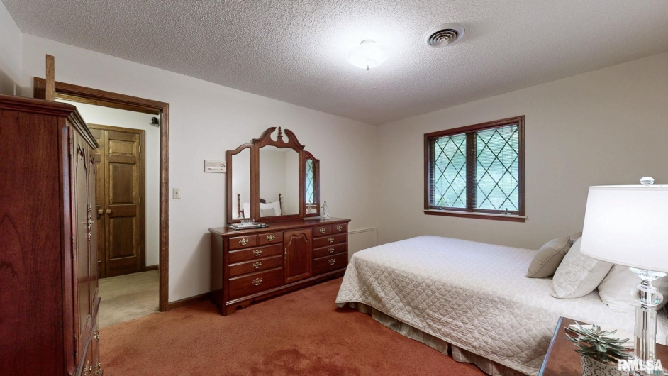 5082 POPLAR Lane, Metropolis, Illinois 62960, 5 Bedrooms Bedrooms, 0 ,4 BathroomsBathrooms,Residential,For Sale,POPLAR,0,RMAEB459669