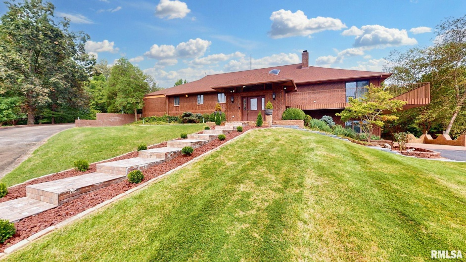 5082 POPLAR Lane, Metropolis, Illinois 62960, 5 Bedrooms Bedrooms, 0 ,4 BathroomsBathrooms,Residential,For Sale,POPLAR,0,RMAEB459669