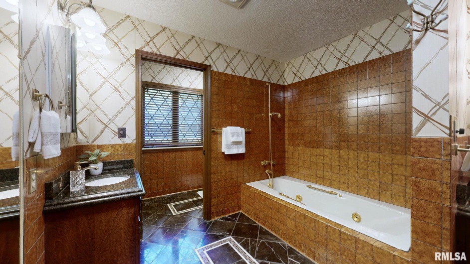 5082 POPLAR Lane, Metropolis, Illinois 62960, 5 Bedrooms Bedrooms, 0 ,4 BathroomsBathrooms,Residential,For Sale,POPLAR,0,RMAEB459669