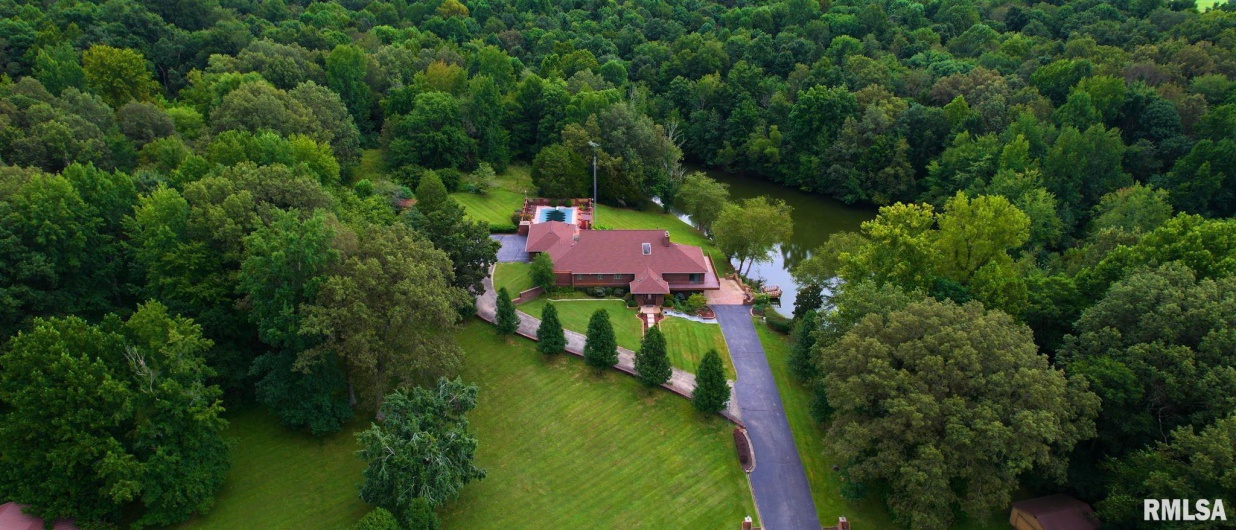 5082 POPLAR Lane, Metropolis, Illinois 62960, 5 Bedrooms Bedrooms, 0 ,4 BathroomsBathrooms,Residential,For Sale,POPLAR,0,RMAEB459669