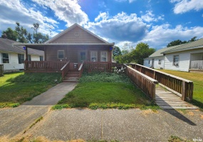 413 8TH Street, Herrin, Illinois 62948-3306, 3 Bedrooms Bedrooms, 0 ,1 BathroomBathrooms,Residential,For Sale,8TH,0,RMAEB459670