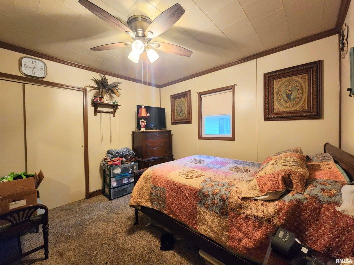 413 8TH Street, Herrin, Illinois 62948-3306, 3 Bedrooms Bedrooms, 0 ,1 BathroomBathrooms,Residential,For Sale,8TH,0,RMAEB459670