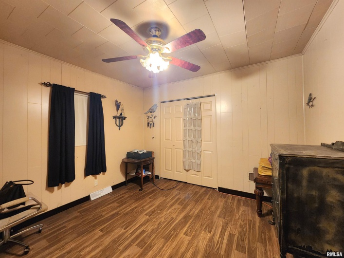 413 8TH Street, Herrin, Illinois 62948-3306, 3 Bedrooms Bedrooms, 0 ,1 BathroomBathrooms,Residential,For Sale,8TH,0,RMAEB459670