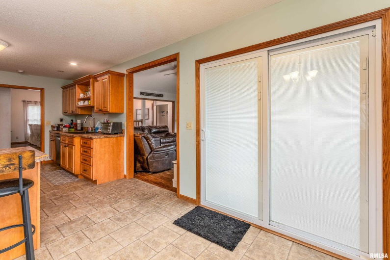 186 Bonnie Brae Road, Carbondale, Illinois 62901, 4 Bedrooms Bedrooms, 0 ,3 BathroomsBathrooms,Residential,For Sale,Bonnie Brae,0,RMAEB459672