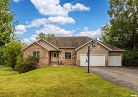 186 Bonnie Brae Road, Carbondale, Illinois 62901, 4 Bedrooms Bedrooms, 0 ,3 BathroomsBathrooms,Residential,For Sale,Bonnie Brae,0,RMAEB459672