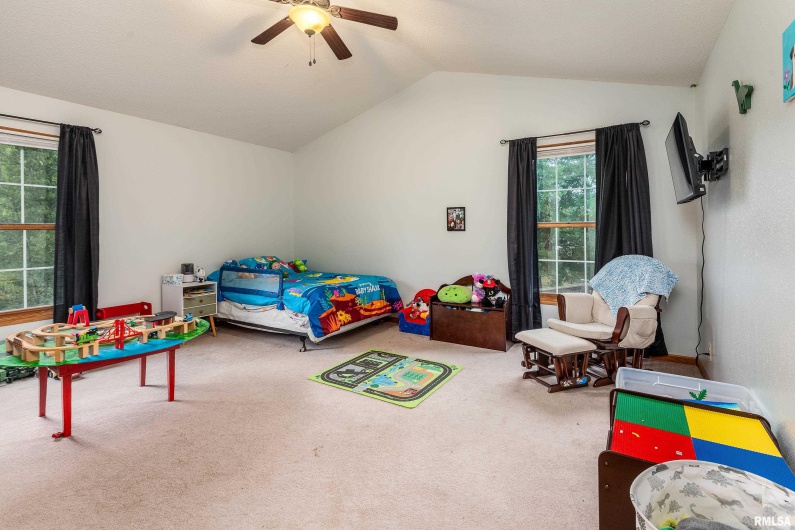 186 Bonnie Brae Road, Carbondale, Illinois 62901, 4 Bedrooms Bedrooms, 0 ,3 BathroomsBathrooms,Residential,For Sale,Bonnie Brae,0,RMAEB459672