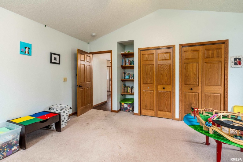 186 Bonnie Brae Road, Carbondale, Illinois 62901, 4 Bedrooms Bedrooms, 0 ,3 BathroomsBathrooms,Residential,For Sale,Bonnie Brae,0,RMAEB459672