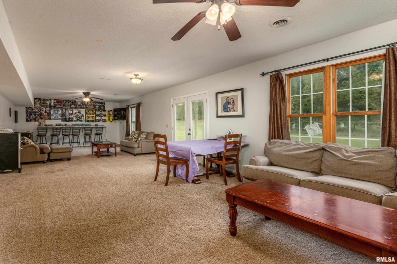 186 Bonnie Brae Road, Carbondale, Illinois 62901, 4 Bedrooms Bedrooms, 0 ,3 BathroomsBathrooms,Residential,For Sale,Bonnie Brae,0,RMAEB459672