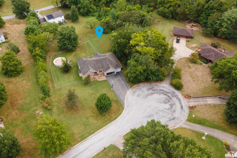 186 Bonnie Brae Road, Carbondale, Illinois 62901, 4 Bedrooms Bedrooms, 0 ,3 BathroomsBathrooms,Residential,For Sale,Bonnie Brae,0,RMAEB459672
