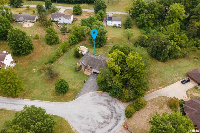 186 Bonnie Brae Road, Carbondale, Illinois 62901, 4 Bedrooms Bedrooms, 0 ,3 BathroomsBathrooms,Residential,For Sale,Bonnie Brae,0,RMAEB459672