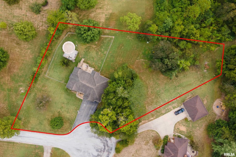 186 Bonnie Brae Road, Carbondale, Illinois 62901, 4 Bedrooms Bedrooms, 0 ,3 BathroomsBathrooms,Residential,For Sale,Bonnie Brae,0,RMAEB459672