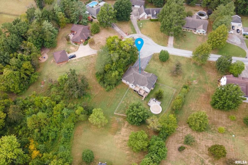 186 Bonnie Brae Road, Carbondale, Illinois 62901, 4 Bedrooms Bedrooms, 0 ,3 BathroomsBathrooms,Residential,For Sale,Bonnie Brae,0,RMAEB459672