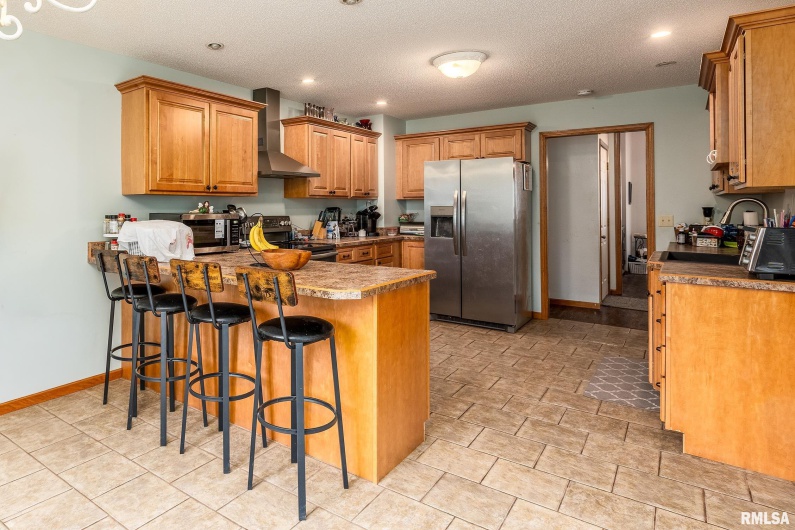 186 Bonnie Brae Road, Carbondale, Illinois 62901, 4 Bedrooms Bedrooms, 0 ,3 BathroomsBathrooms,Residential,For Sale,Bonnie Brae,0,RMAEB459672