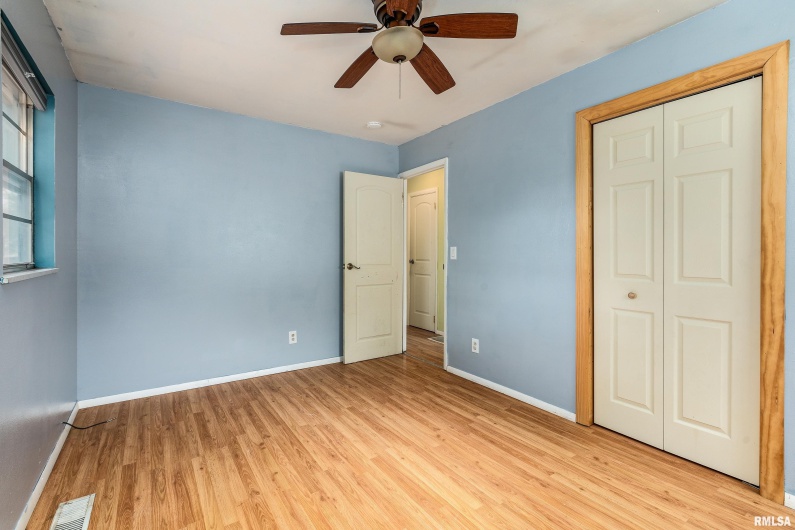309 Plover Drive, Carbondale, Illinois 62901, 3 Bedrooms Bedrooms, 0 ,1 BathroomBathrooms,Residential,For Sale,Plover,0,RMAEB459673