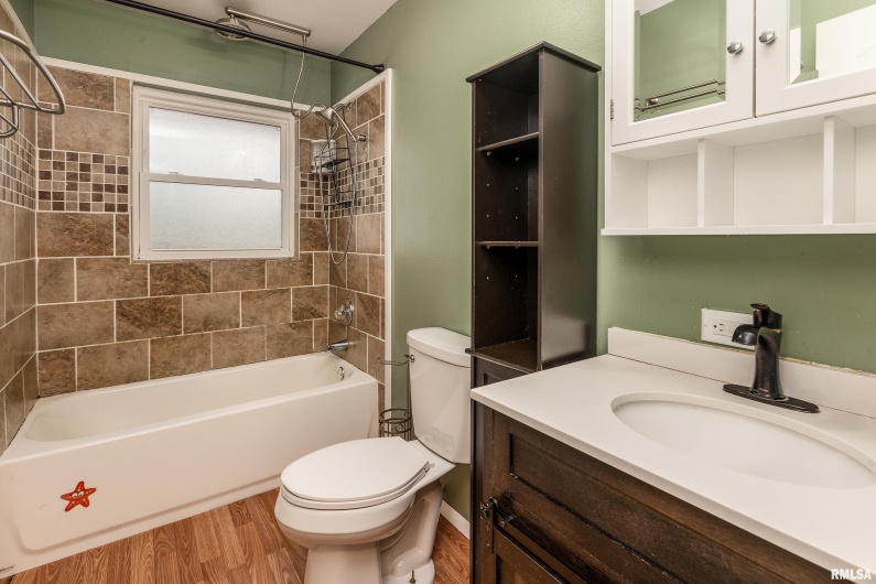 309 Plover Drive, Carbondale, Illinois 62901, 3 Bedrooms Bedrooms, 0 ,1 BathroomBathrooms,Residential,For Sale,Plover,0,RMAEB459673