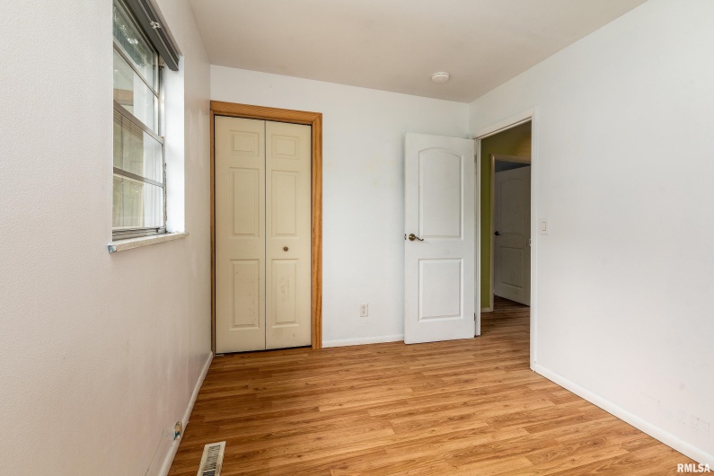 309 Plover Drive, Carbondale, Illinois 62901, 3 Bedrooms Bedrooms, 0 ,1 BathroomBathrooms,Residential,For Sale,Plover,0,RMAEB459673