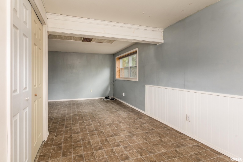 309 Plover Drive, Carbondale, Illinois 62901, 3 Bedrooms Bedrooms, 0 ,1 BathroomBathrooms,Residential,For Sale,Plover,0,RMAEB459673