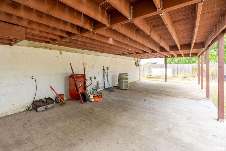 309 Plover Drive, Carbondale, Illinois 62901, 3 Bedrooms Bedrooms, 0 ,1 BathroomBathrooms,Residential,For Sale,Plover,0,RMAEB459673