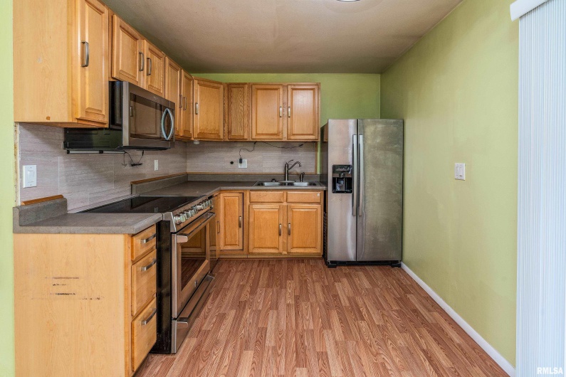 309 Plover Drive, Carbondale, Illinois 62901, 3 Bedrooms Bedrooms, 0 ,1 BathroomBathrooms,Residential,For Sale,Plover,0,RMAEB459673