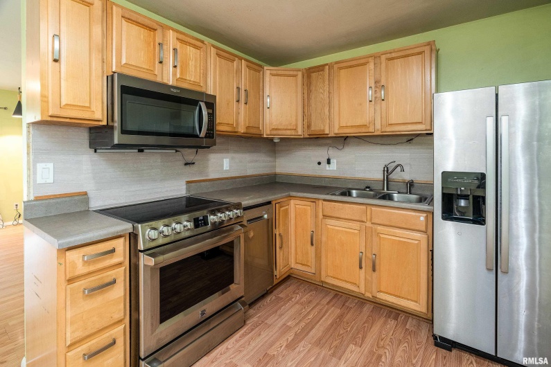 309 Plover Drive, Carbondale, Illinois 62901, 3 Bedrooms Bedrooms, 0 ,1 BathroomBathrooms,Residential,For Sale,Plover,0,RMAEB459673