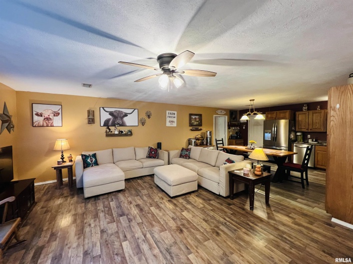 25001 Old Salt Trail, Stonefort, Illinois 62987, 5 Bedrooms Bedrooms, 0 ,2 BathroomsBathrooms,Residential,For Sale,Old Salt,0,RMAEB459680