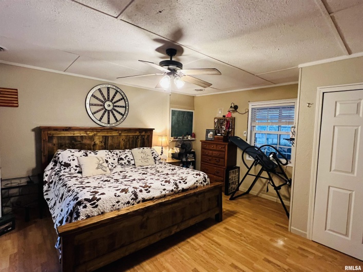25001 Old Salt Trail, Stonefort, Illinois 62987, 5 Bedrooms Bedrooms, 0 ,2 BathroomsBathrooms,Residential,For Sale,Old Salt,0,RMAEB459680