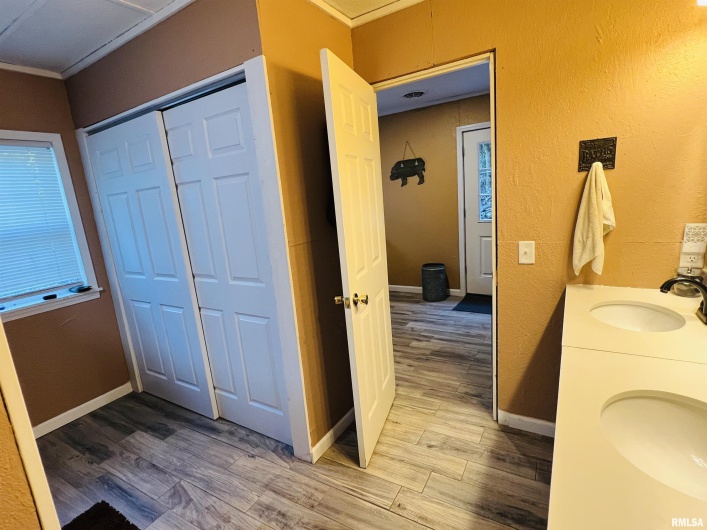 25001 Old Salt Trail, Stonefort, Illinois 62987, 5 Bedrooms Bedrooms, 0 ,2 BathroomsBathrooms,Residential,For Sale,Old Salt,0,RMAEB459680