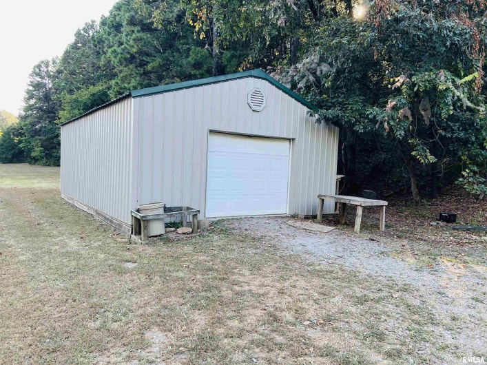 25001 Old Salt Trail, Stonefort, Illinois 62987, 5 Bedrooms Bedrooms, 0 ,2 BathroomsBathrooms,Residential,For Sale,Old Salt,0,RMAEB459680